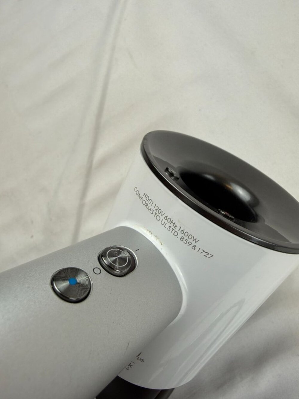 Dyson Supersonic HD07 Professional Hair Dryer, Silver/White - 100% Original - Picture 7 of 9
